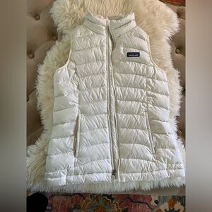 Like new PATAGONIA down vest.  GIRLS size large (12).